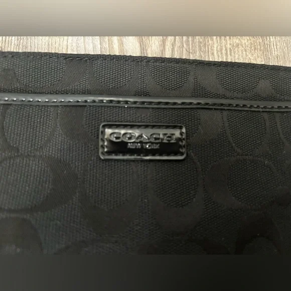 Coach NWOT! Black Wristlet with Hang Tag! - Picture 5 of 8